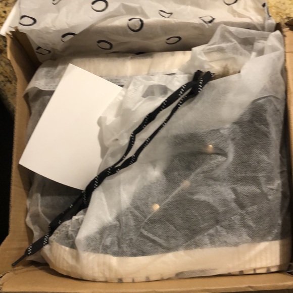 Glacier Faux Fur Boots - Picture 4 of 4